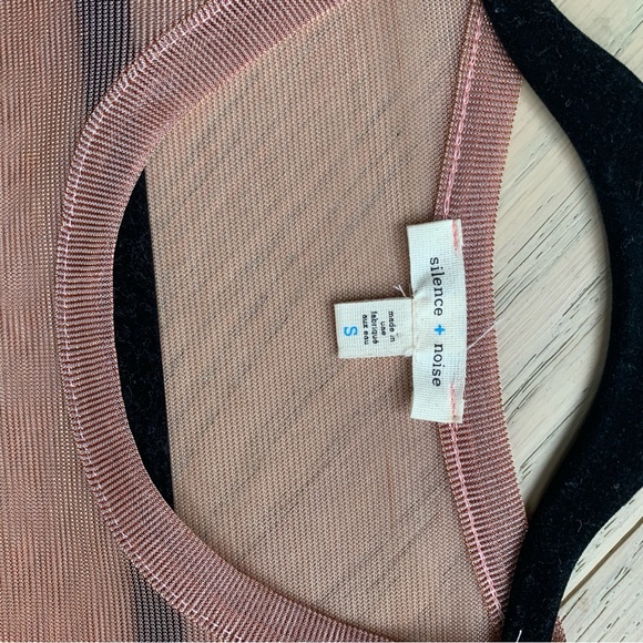 Sheer Metallic Blush T-shirt *watch vid - Picture 5 of 5